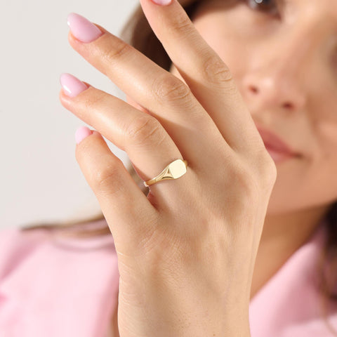 Custom Engraved Signet Ring 14k Gold – Square Unisex Initial Band, Geometric Finger Jewelry