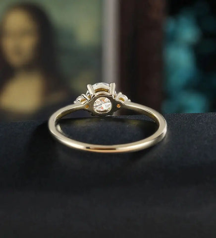 5mm Round Cut Moissanite Engagement Ring Unique Diamond Wedding Ring Vintage Yellow Gold Bridal Ring Promise Wedding Ring Anniversary Ring Gift for Her