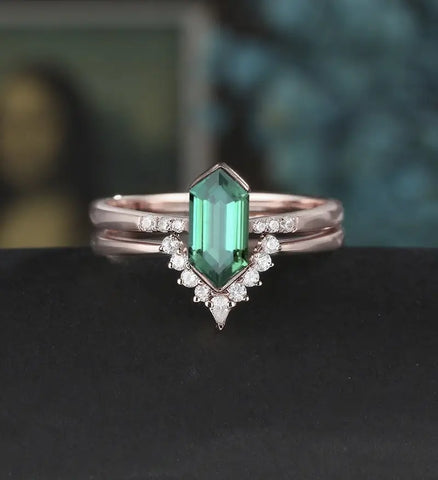 Long Hexagon Emerald Engagement Ring Set Solid Gold Bridal Set Moissanite Dimond Bridal Set Anniversary Unique Wedding Ring Vintage Promise Ring For Her