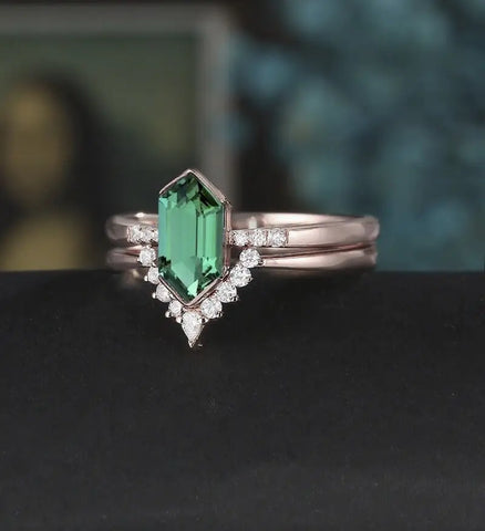 Long Hexagon Emerald Engagement Ring Set Solid Gold Bridal Set Moissanite Dimond Bridal Set Anniversary Unique Wedding Ring Vintage Promise Ring For Her