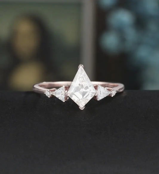 Kite Cut Moissanite Engagement Ring Triangle Cut Diamond Wedding Ring Vintage Rose Gold Bridal Ring Promise Anniversary Ring Women