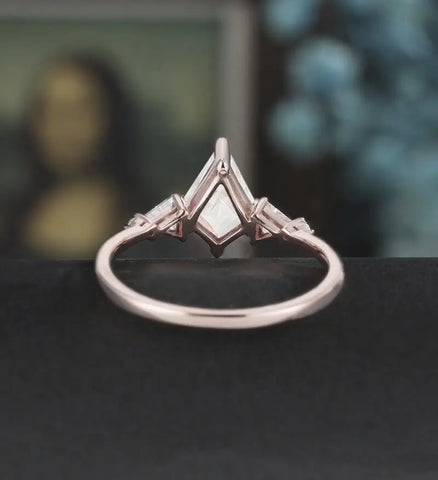 Kite Cut Moissanite Engagement Ring Triangle Cut Diamond Wedding Ring Vintage Rose Gold Bridal Ring Promise Anniversary Ring Women