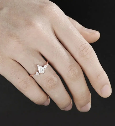 Kite Cut Moissanite Engagement Ring Triangle Cut Diamond Wedding Ring Vintage Rose Gold Bridal Ring Promise Anniversary Ring Women