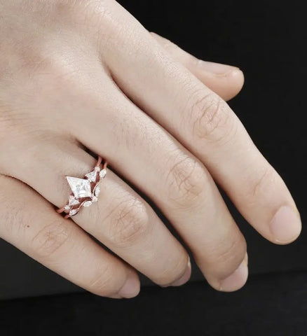 Kite Cut Moissanite Engagement Ring Set Solid Gold Diamond Bridal Set Anniversary Lab Diamond Wedding Ring Unique Promise Ring For Women