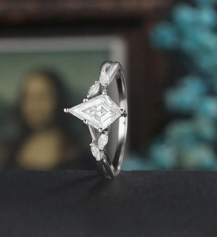 Kite Cut Moissanite Engagement Ring Twist Solid Gold Wedding Ring Diamond Vintage Rose Gold Bridal Ring Promise Anniversary Ring for Women