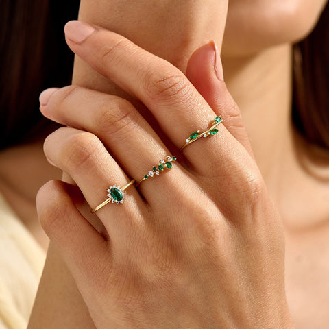 Minimalist Emerald Promise Ring – 14k Solid Gold | Dainty Flower Halo Solitaire | May Birthstone Jewelry for Her