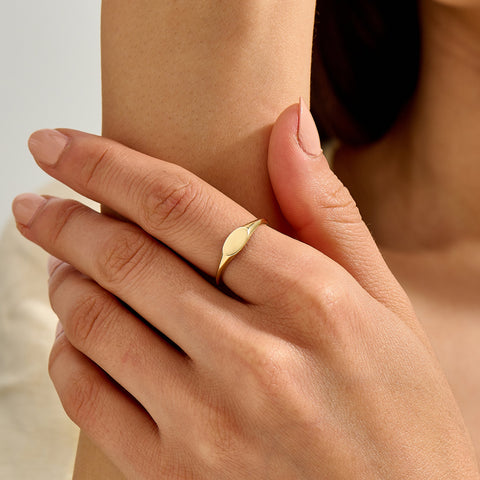 14K Solid Gold Oval Signet Ring – Personalized Engravable Monogram Band