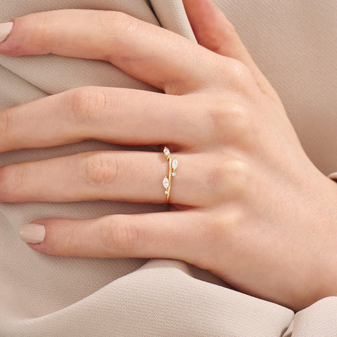 Nature-Inspired Bridal Jewelry – 14K Solid Gold Diamond Leaf Wedding Ring, Women's Dainty Botanical Vine Floral Band