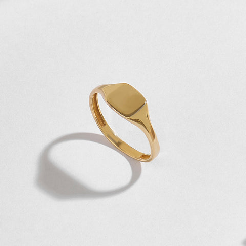 Custom Engraved Signet Ring 14k Gold – Square Unisex Initial Band, Geometric Finger Jewelry
