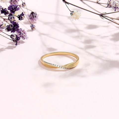 Minimalist Mobius Twist Ring 14k Gold - Diamond Wedding Band, Comfort Fit Stackable Band
