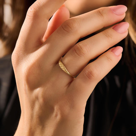 14K Gold Small Croissant Ring – Twisted Rope Pinky Stackable Ring