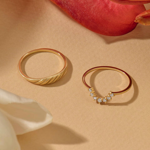 14K Gold Small Croissant Ring – Twisted Rope Pinky Stackable Ring